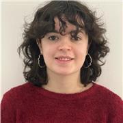 Llevo aprendiendo inglés desde que empecé a hablar y los idiomas siempre me han apasionado. Enseñar mis conocimientos y ayudar a otras personas a entender y hablar el inglés siempre ha sido una de mis pasiones.